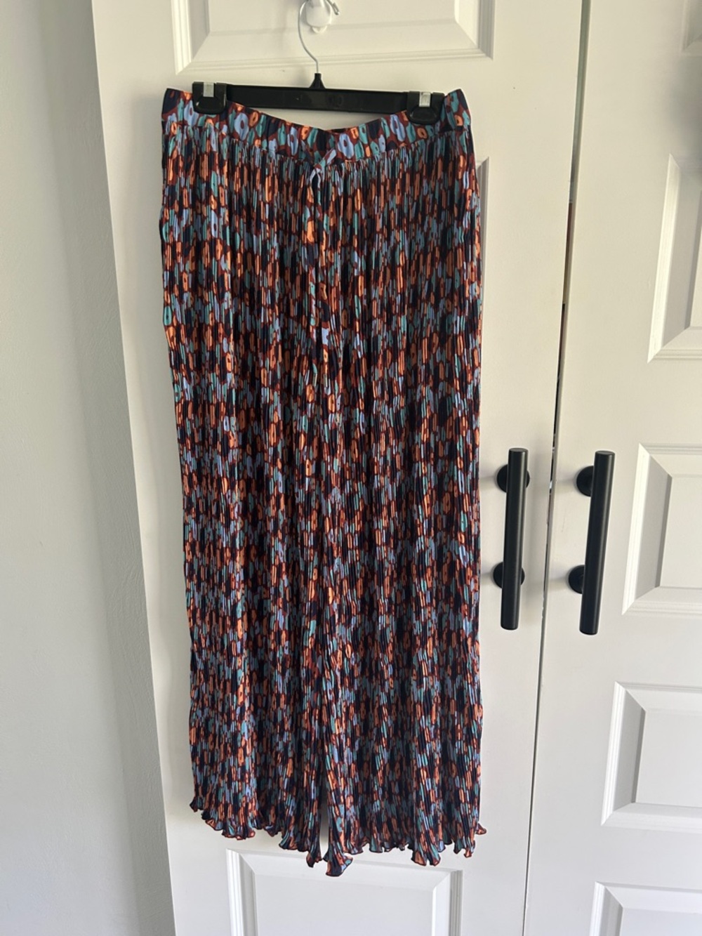 Wildfang Retro Pleated Multi-Color wide leg pants Blue & Rust Print size large
